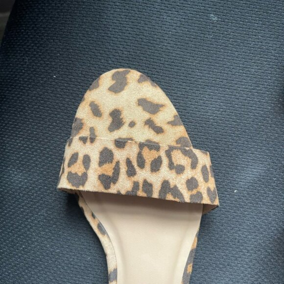 Leopard Print Open-Toed Heels 👠 🐆 - Picture 3 of 10